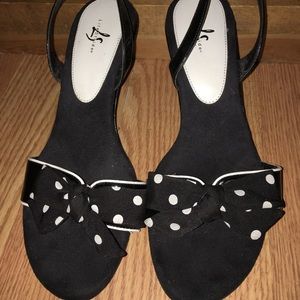 LifeStride black patent strappy sandals heels